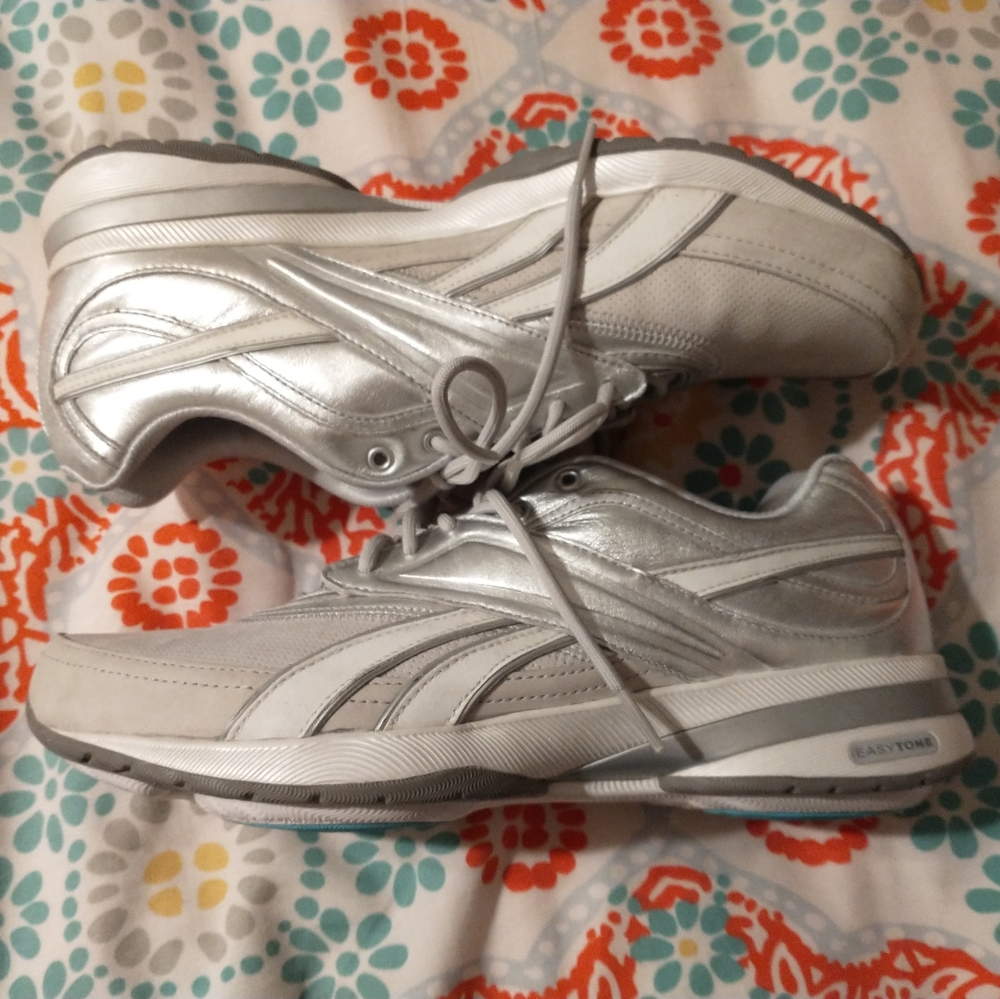 BRAND NEW Reebok Sneakers